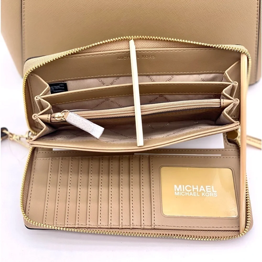 MICHAEL KORS CHARLOTTE TOP ZIP TOTE AND WALLET SET